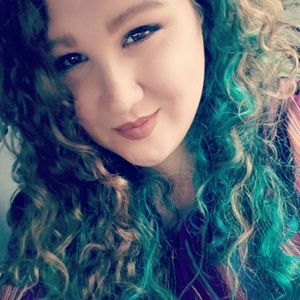 Meet your Posher, Abigail